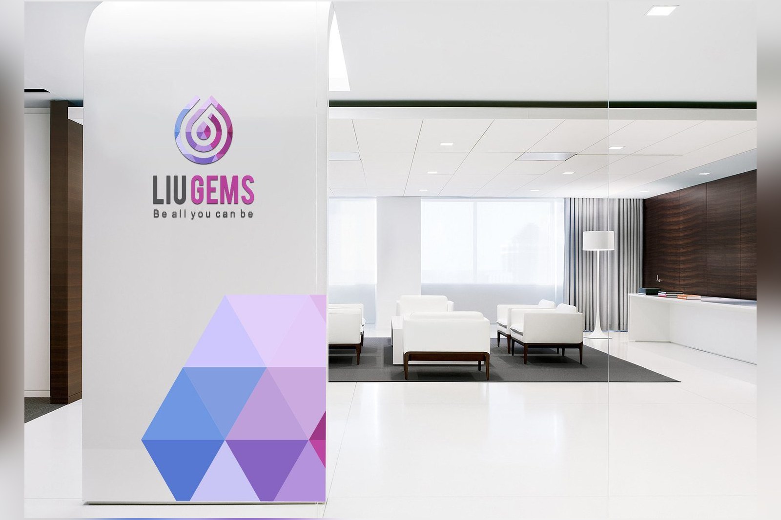 Standee và bảng thương hiệu LiuGems đặt trong sảnh, hoạ tiết lục giác chuyển sắc chạy dọc thân standee