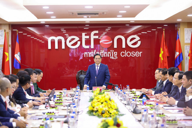 Phông buổi làm việc cấp nhà nước Phông nền Metfone tại buổi làm việc có cờ hai nước