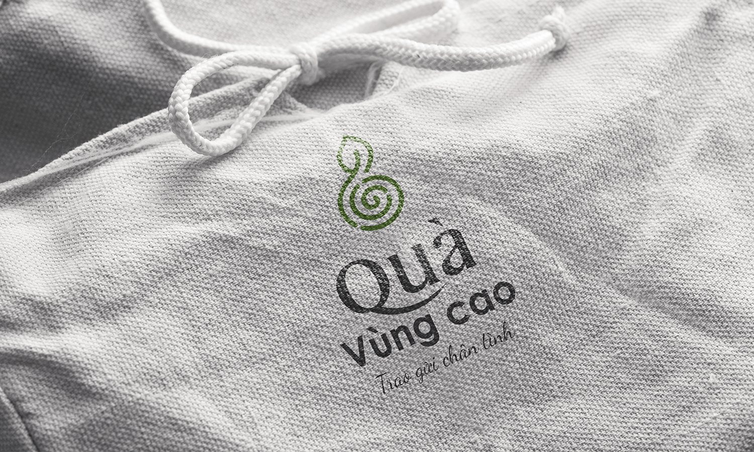 Logo Quà vùng cao in trên túi canvas màu tự nhiên